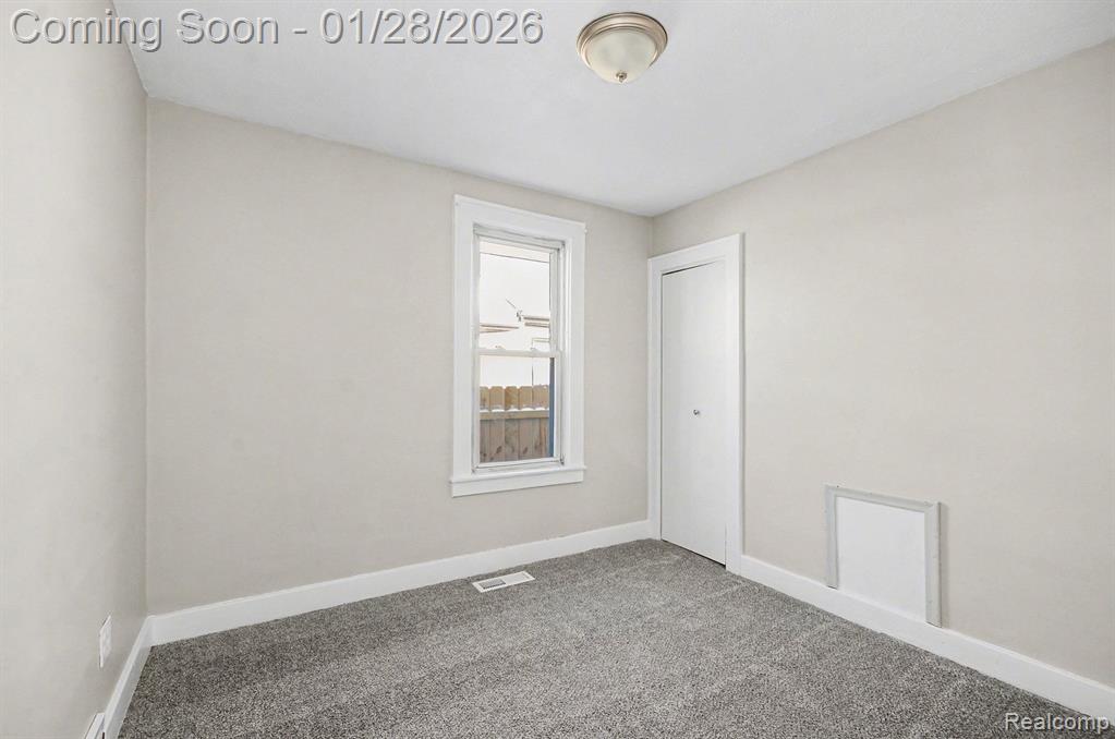 25034 Comfort, Center Line, MI 48015 — Photo 14