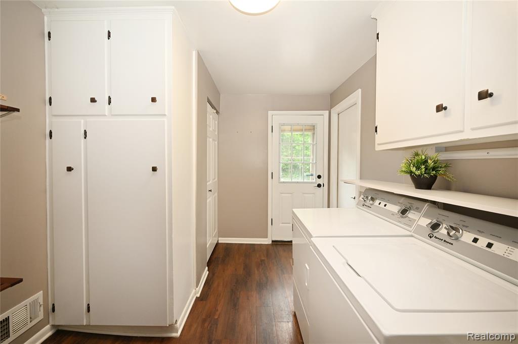 31310 Foxboro Way, Beverly Hills, MI 48025 — Photo 19