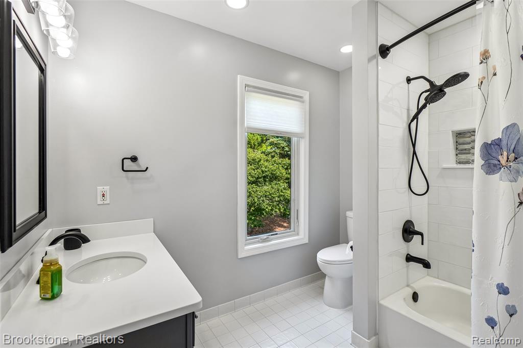 6423 Southampton Drive, Clarkston, MI — Photo 20