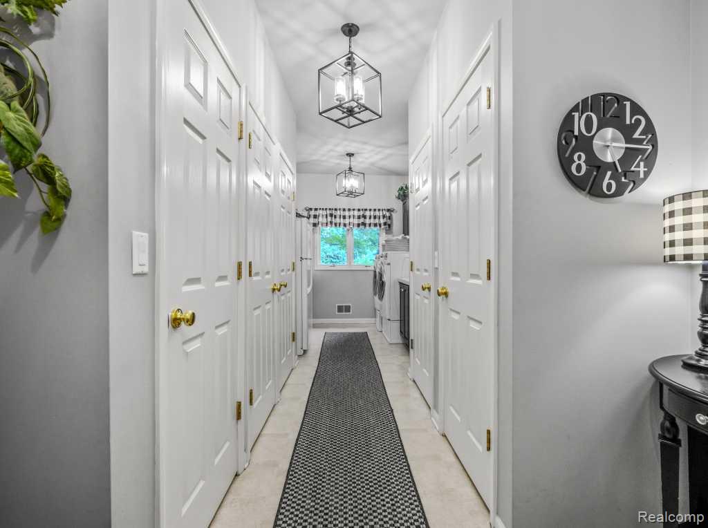 7809 Haverhill Court N, Canton, MI 48187 — Photo 17