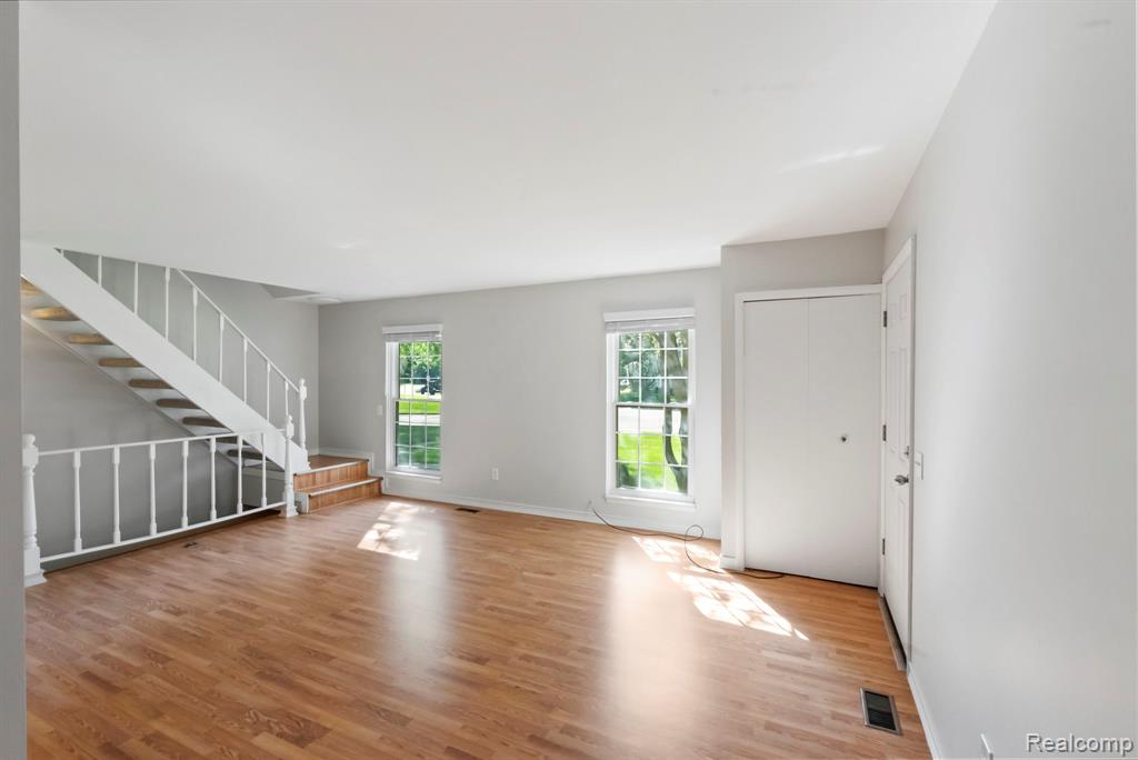 23507 N Rockledge, Novi, MI — Photo 10