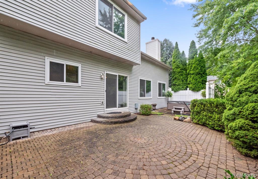 3287 POND RIDGE Drive, Holly, MI 48442 — Photo 5