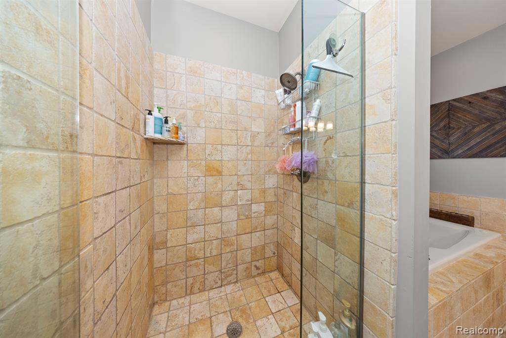 4275 CREEDMORE Street, Commerce Twp, MI 48382 — Photo 16