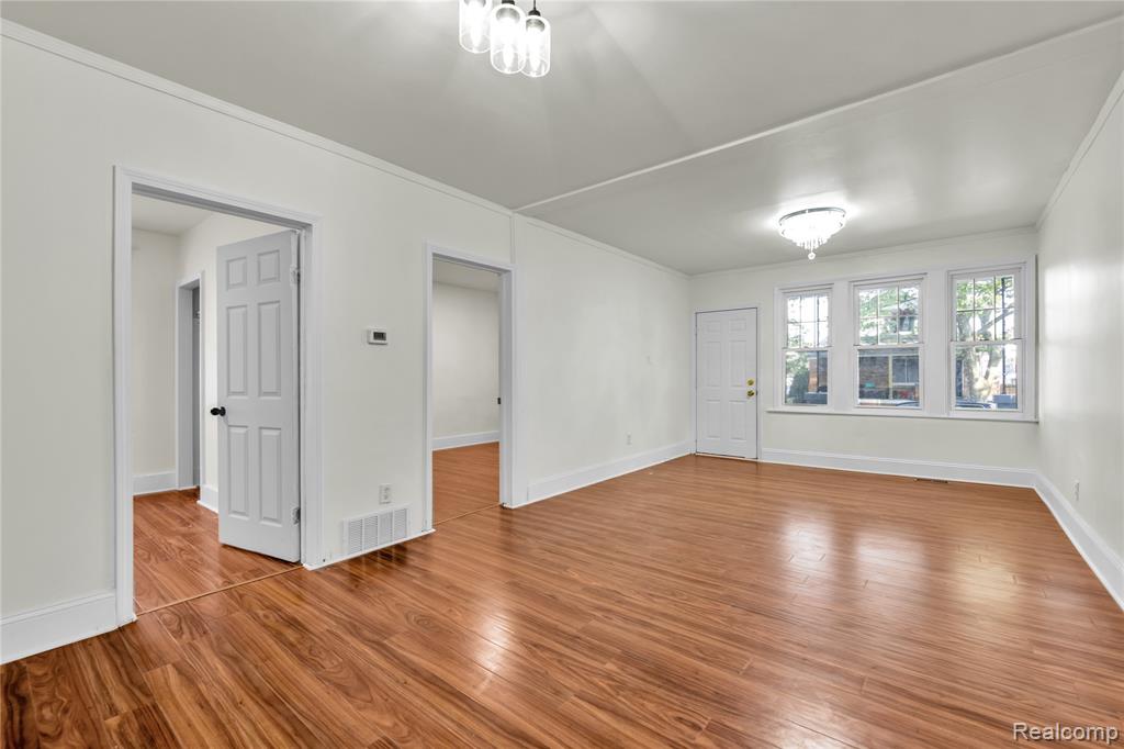 5045 Sobieski Street, Detroit, MI 48212 — Photo 6