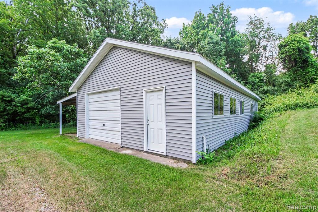 9100 Pine Knob Road, Clarkston, MI 48348 — Photo 43