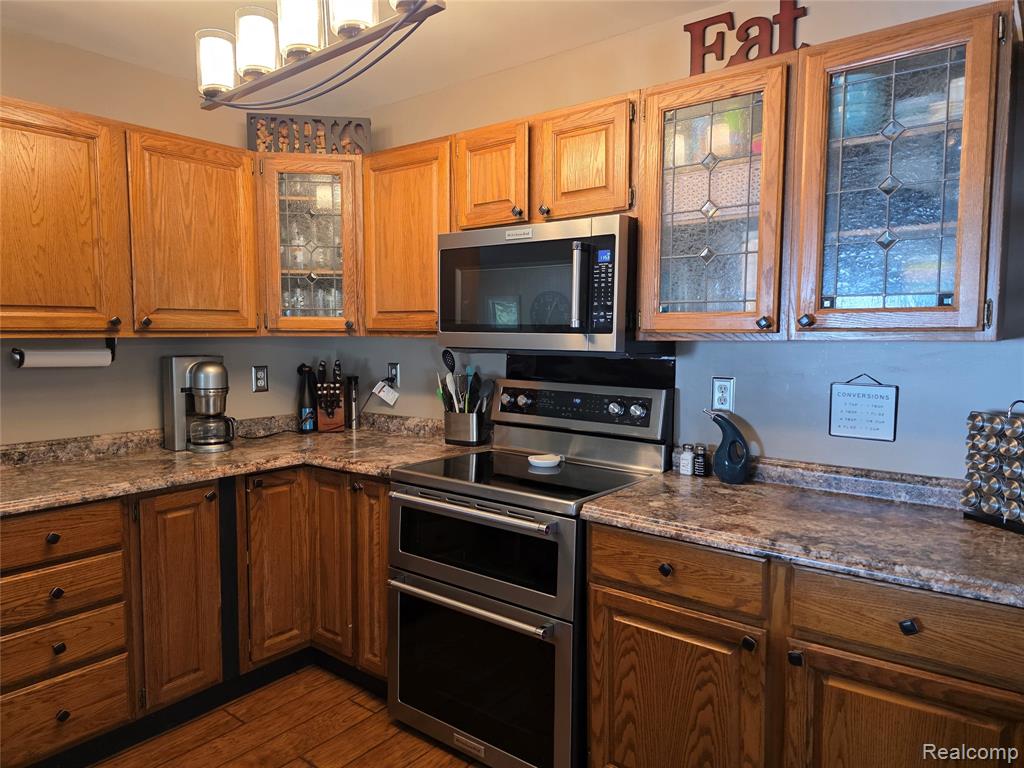 397 University Avenue, South Lyon, MI 48178 — Photo 10