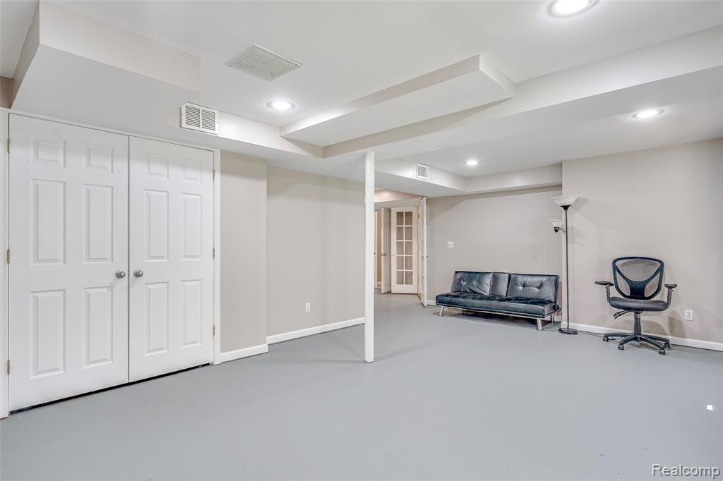 461 Alexander Drive, Commerce Twp, MI 48390 — Photo 44