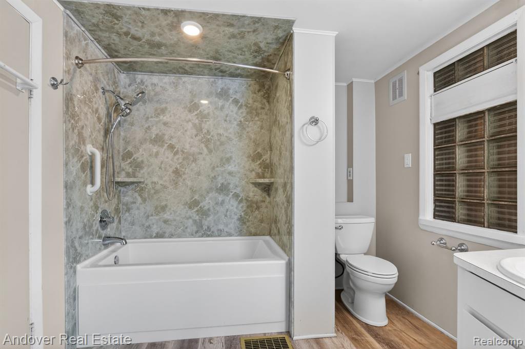 4055 Mitchell Drive, Flint, MI 48506 — Photo 15