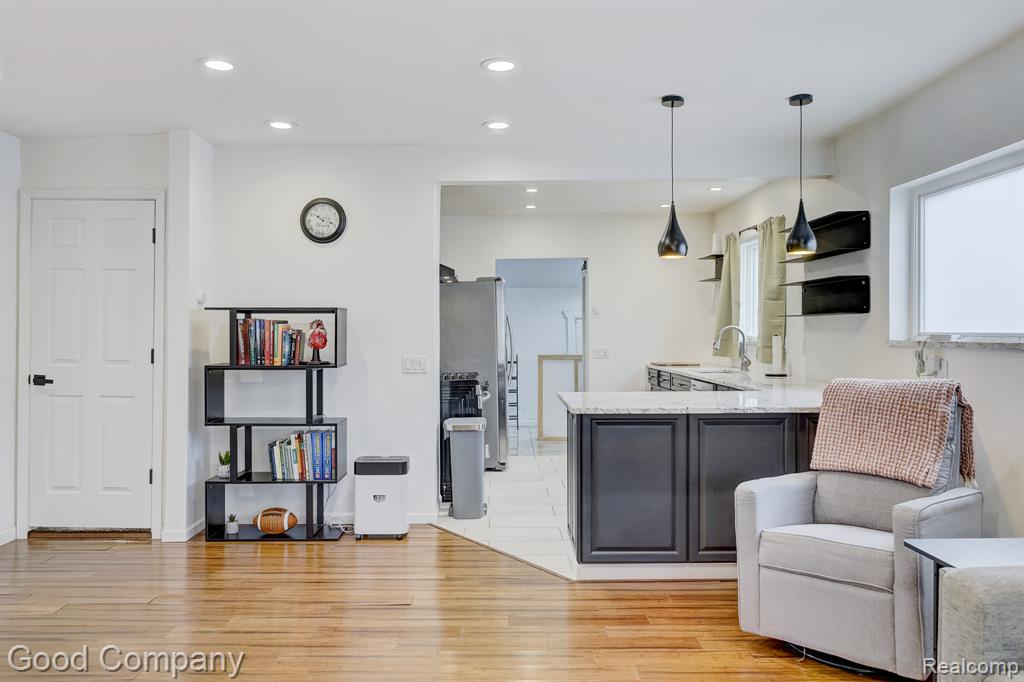 564 E Lewiston Avenue, Ferndale, MI 48220 — Photo 4