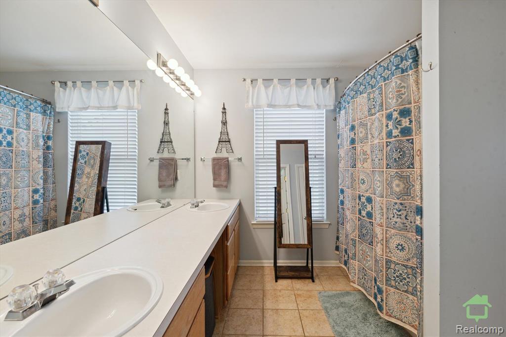 9799 Ravenshire Drive, Ypsilanti, MI 48198 — Photo 33