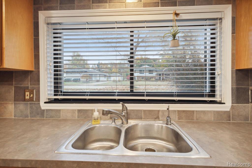 798 PANORAMA Drive, Milford, MI 48381 — Photo 14
