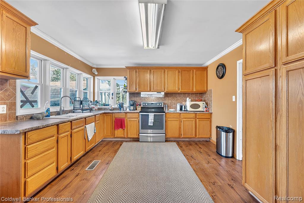 132 W Main Street, Mayville Vlg, MI 48744 — Photo 11