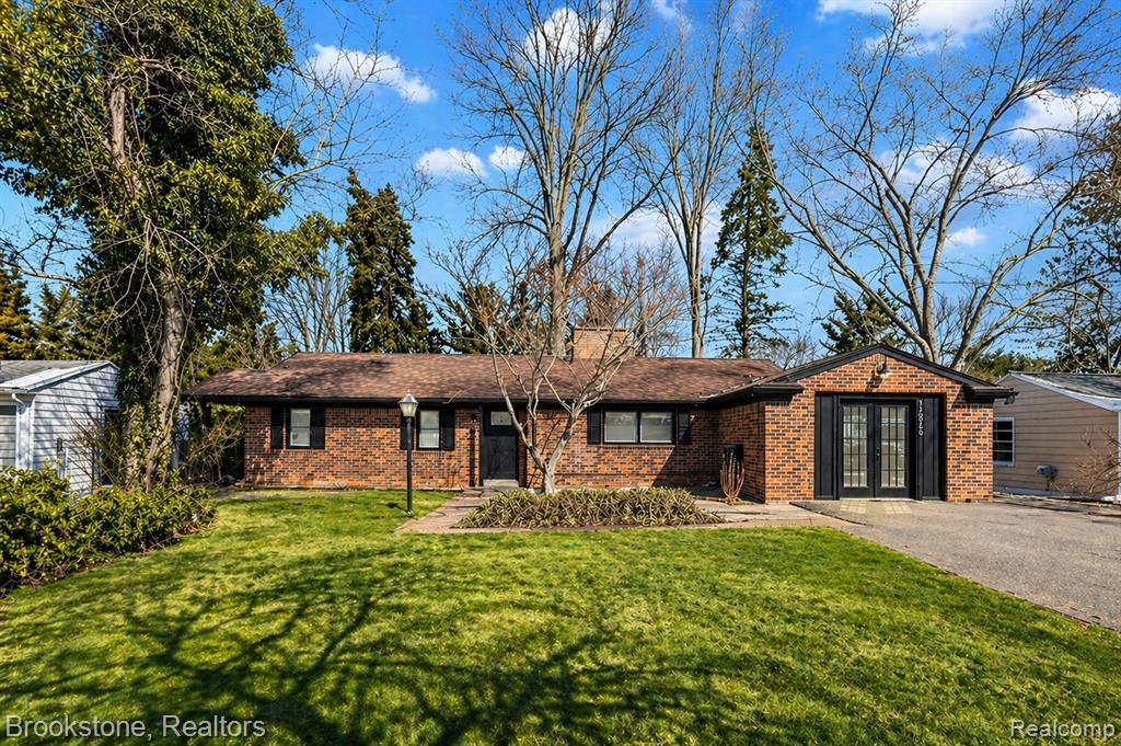 16046 W 13 Mile Road, Beverly Hills, MI 48025 — Photo 2