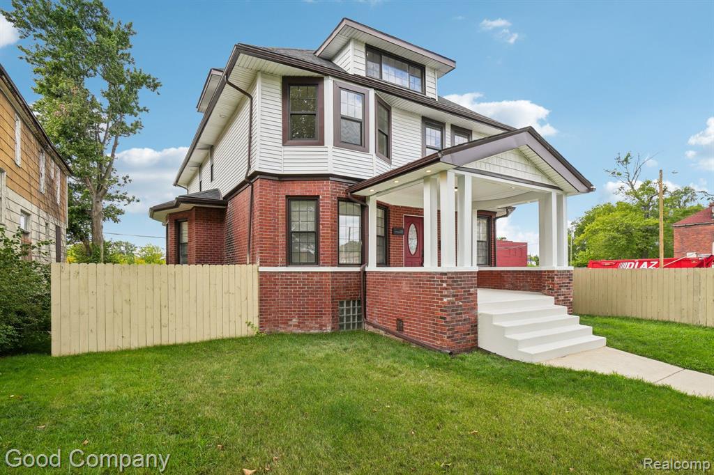1645 CADILLAC Boulevard, Detroit, MI 48214 — Photo 3