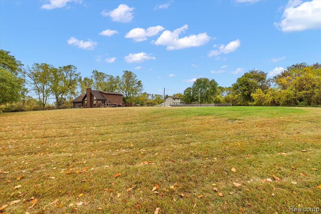 8021 Washburn Road, Goodrich Vlg, MI — Photo 46