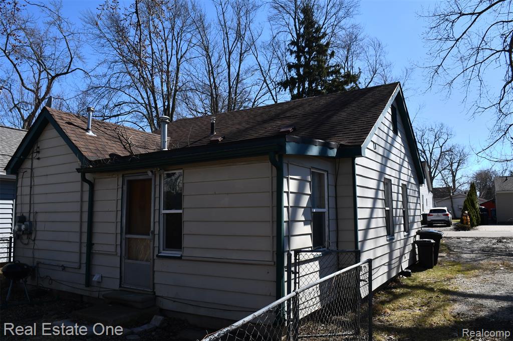 3026 Norcott Drive, Keego Harbor, MI 48320 — Photo 25
