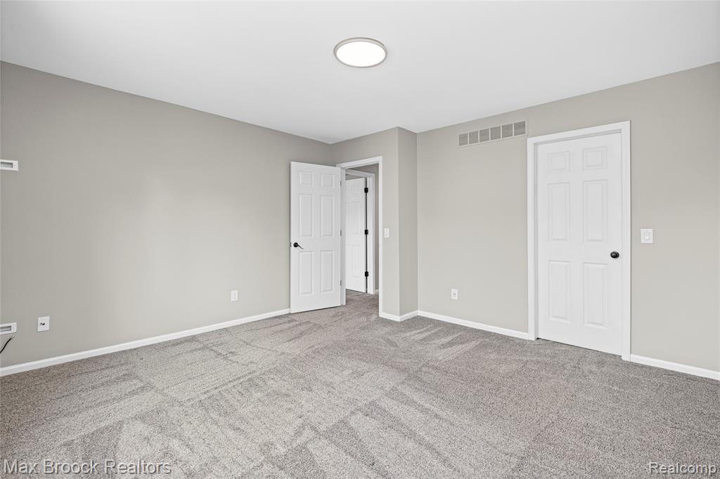 6664 Apple Blossom Trail, West Bloomfield, MI — Photo 51