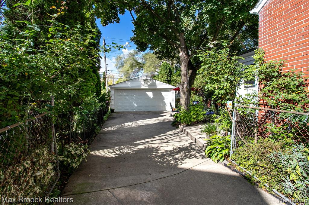 26725 Humber Street, Huntington Woods, MI — Photo 57