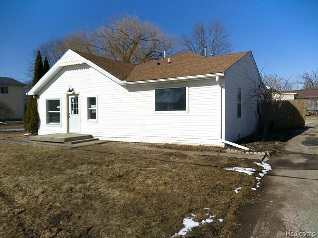 5071 Lippincott Boulevard, Burton, MI 48519 — Photo 2