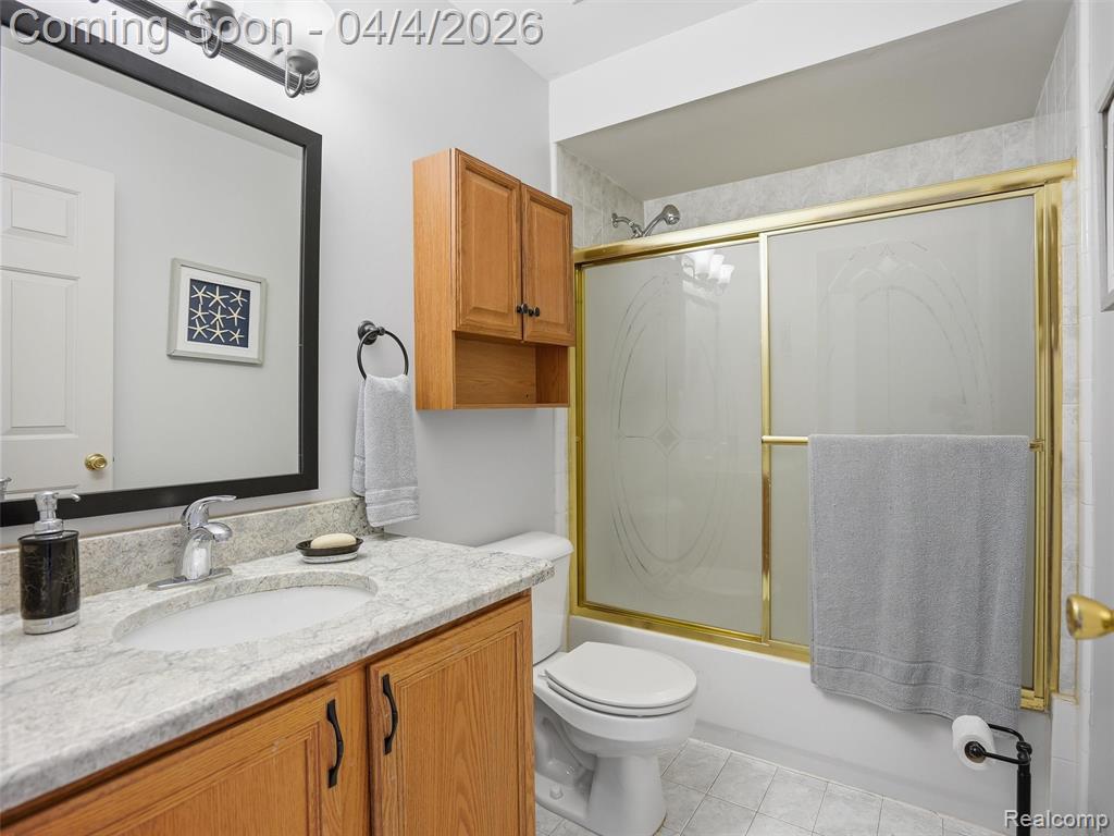51605 Shadywood Drive, Macomb, MI 48042 — Photo 13