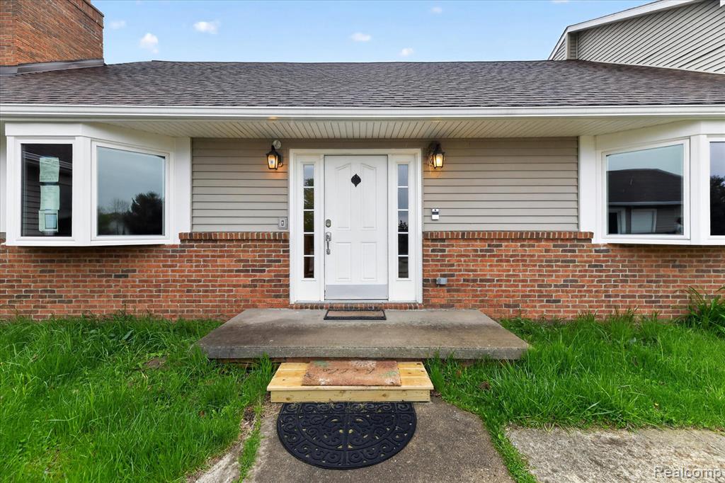 11280 Hegel Road, Goodrich Vlg, MI — Photo 4