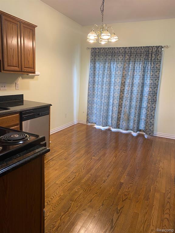 1638 E LAKEVIEW Lane, Canton, MI 48187 — Photo 9