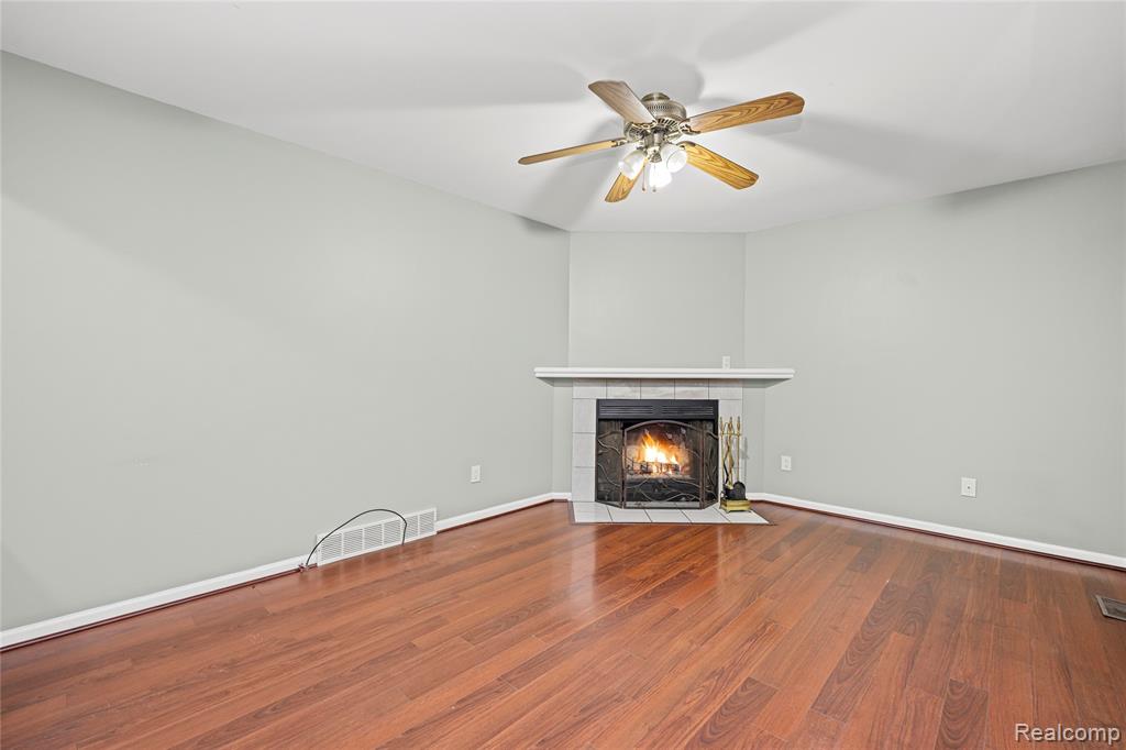 3977 Cresthaven Drive, Waterford, MI 48328 — Photo 4