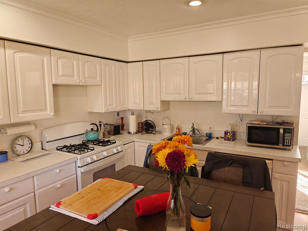 935 E HURON RIVER Drive, Van Buren, MI 48111 — Photo 5