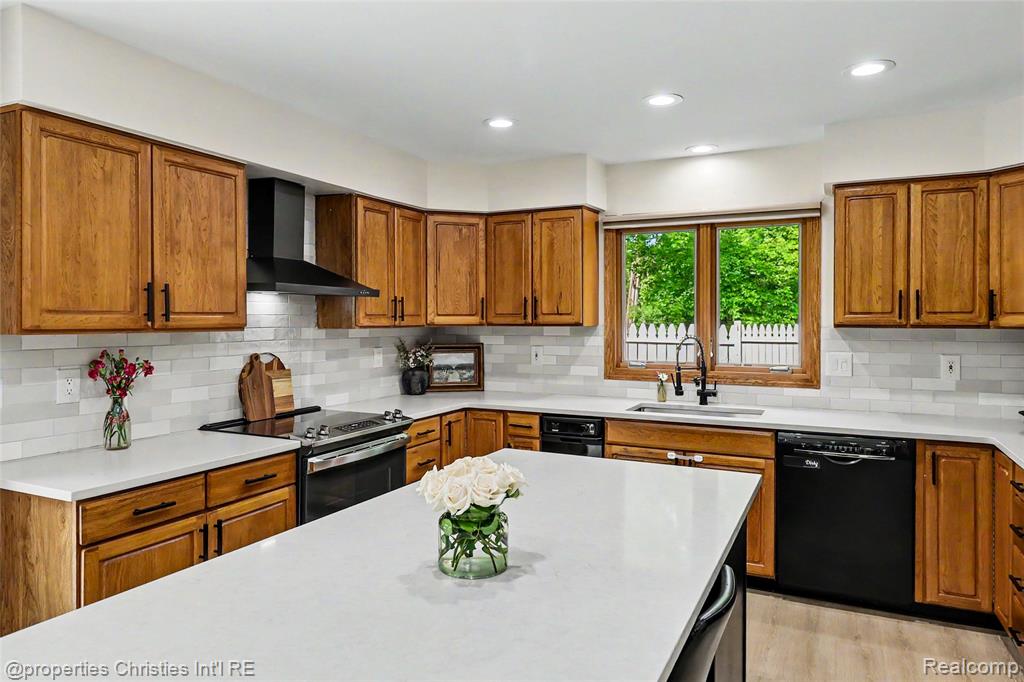 252 Granada Drive, White Lake, MI — Photo 14