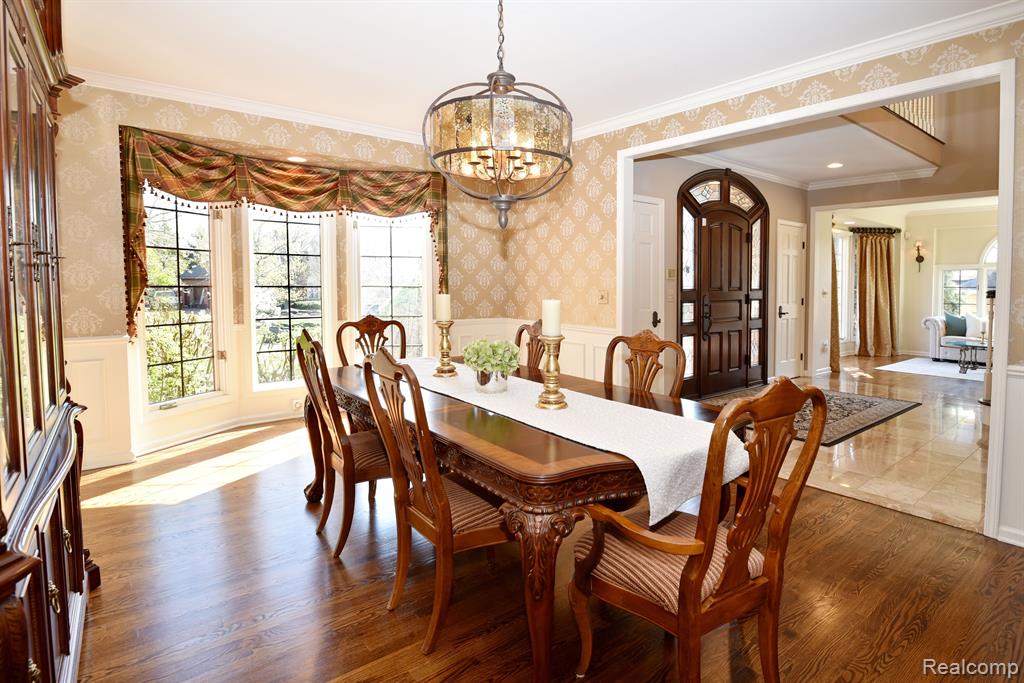 5687 GREENHILL Drive, Troy, MI 48098 — Photo 15