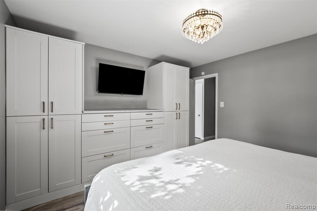 803 Oakridge Avenue, Royal Oak, MI 48067 — Photo 16