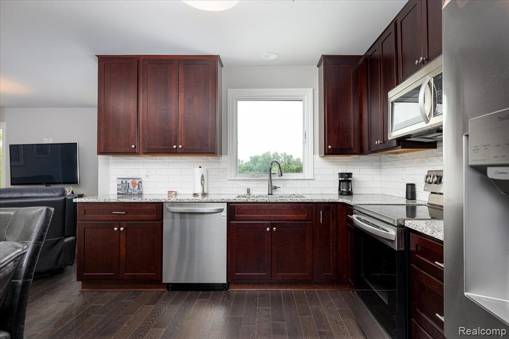 45505 N Territorial Road, Plymouth, MI 48170 — Photo 55