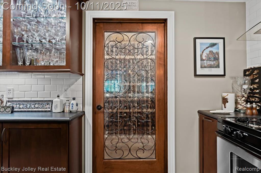 9430 Sheltering Oaks Drive, Brighton, MI 48114 — Photo 26