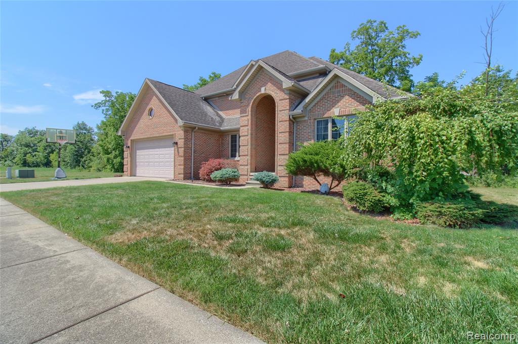 4600 Dolores Drive, Trenton, MI 48183 — Photo 2