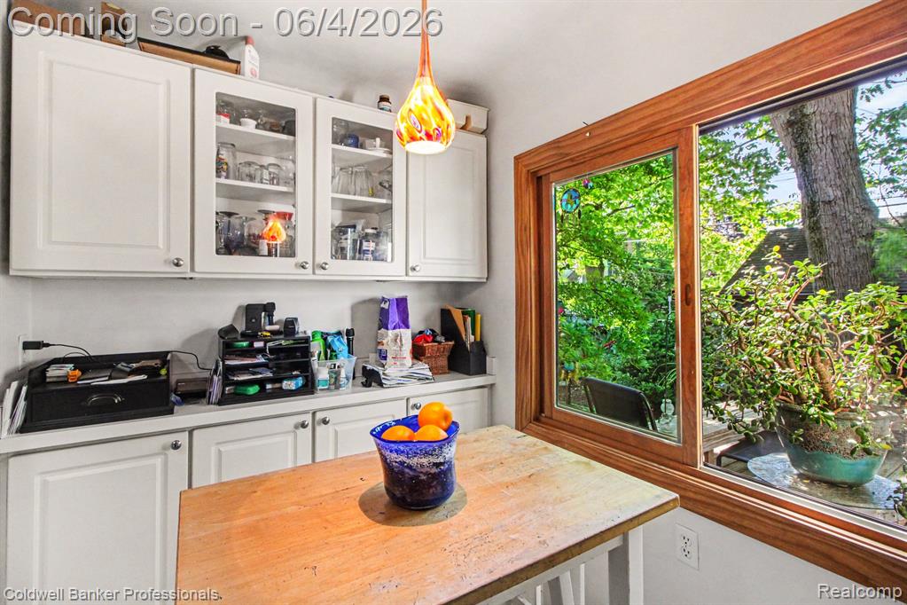 42 Wellesley Drive, Pleasant Ridge, MI — Photo 12