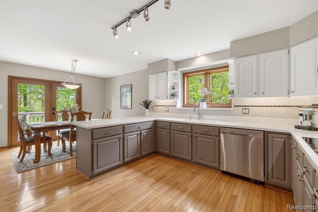 2484 PINE HOLLOW Trail, Brighton, MI 48114 — Photo 14