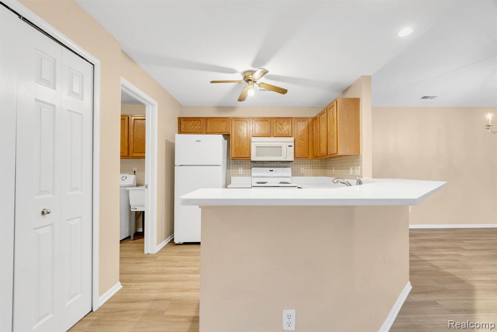 8208 Chesapeake Circle, Walled Lake, MI 48390 — Photo 19