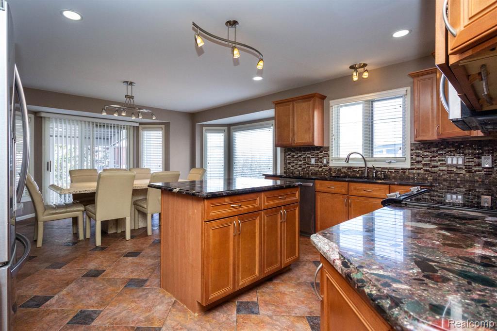 49683 Yale Drive, Macomb, MI 48044 — Photo 18
