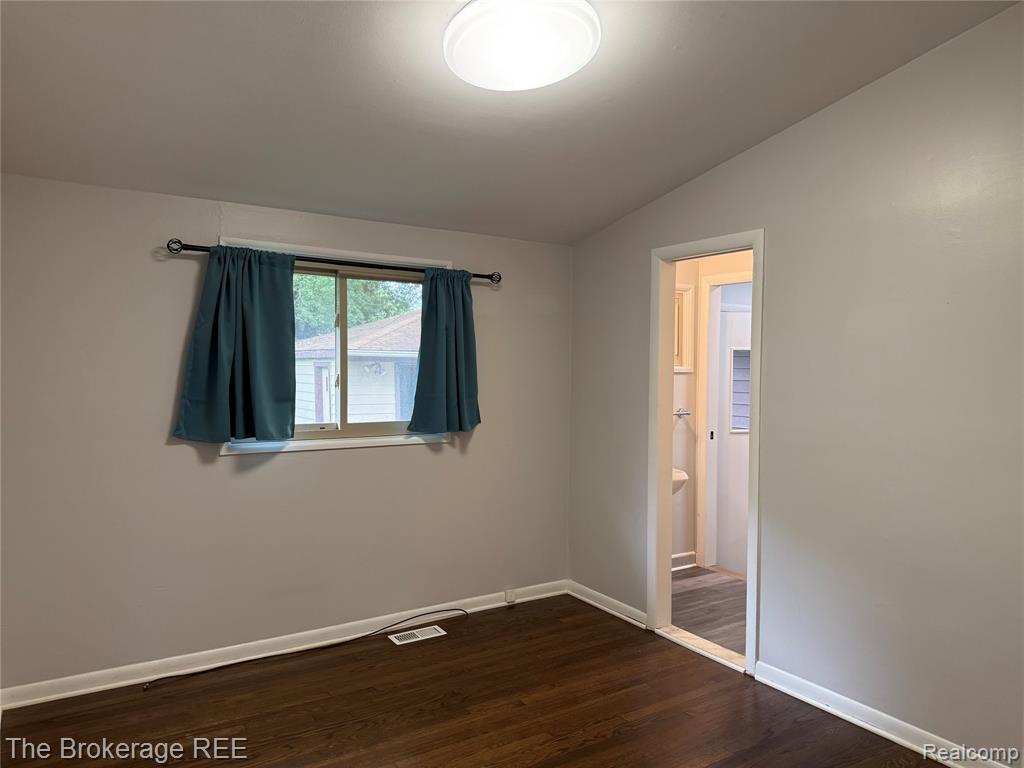 9248 Idaho Street, Livonia, MI 48150 — Photo 25