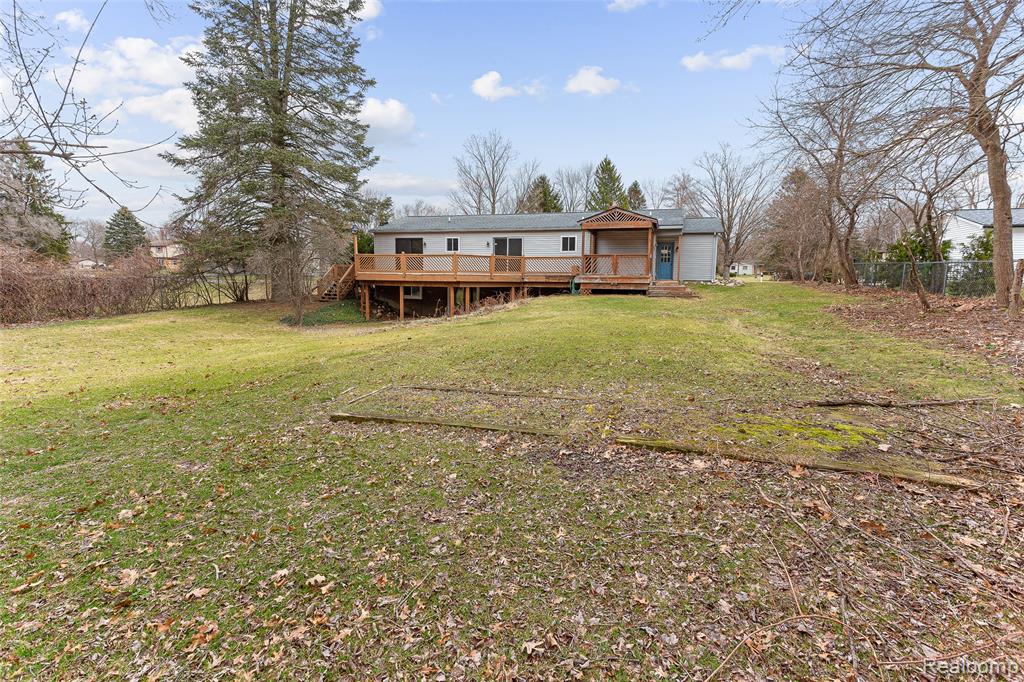 3745 Capitol Way, Highland, MI 48356 — Photo 32