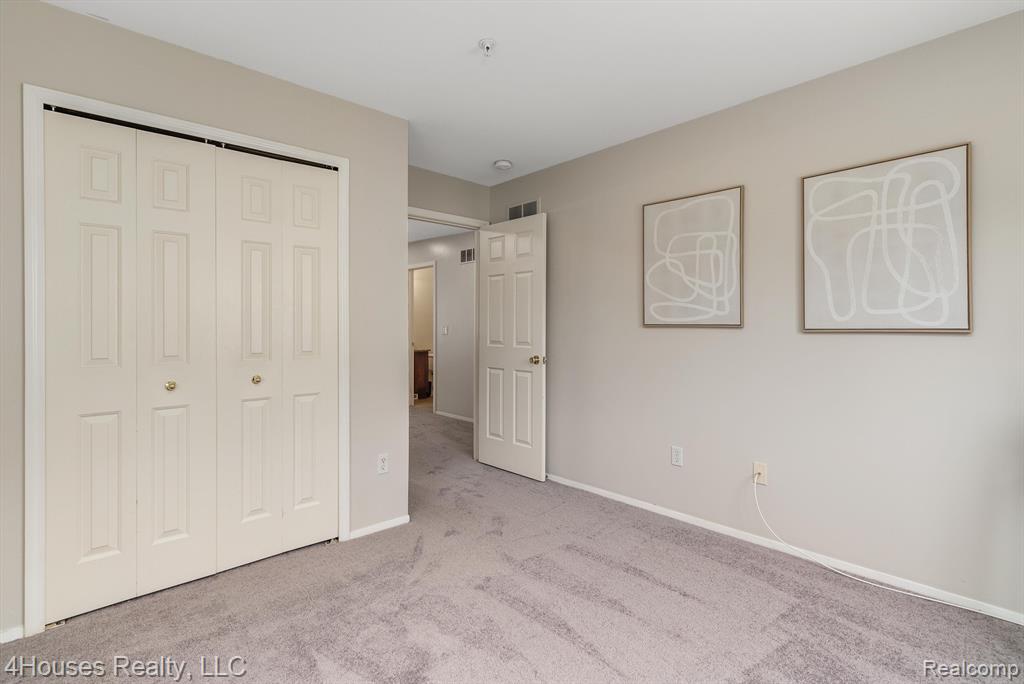 654 LYDIA Lane, Pontiac, MI 48341 — Photo 25