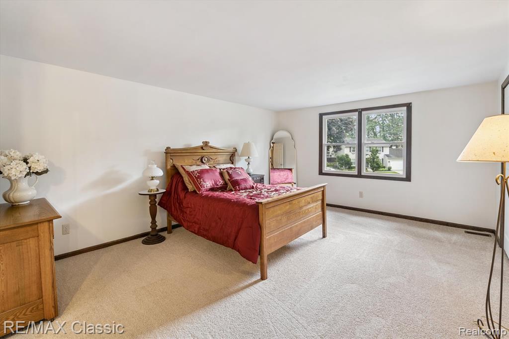 1561 Waters Edge Court, Wixom, MI 48393 — Photo 36