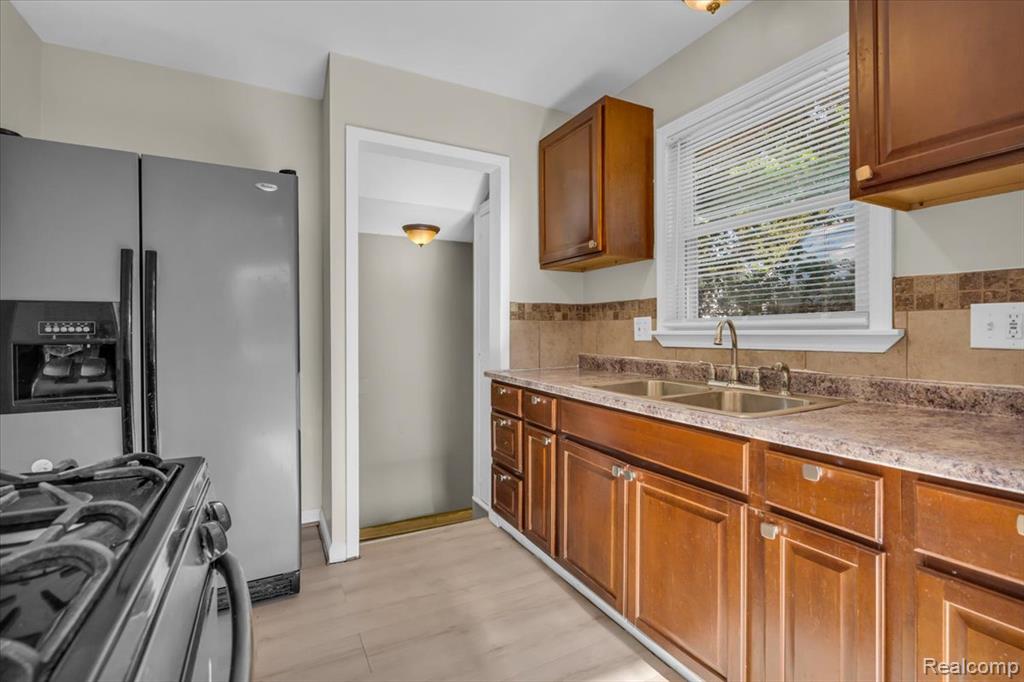 5164 Hereford Street, Detroit, MI 48224 — Photo 13