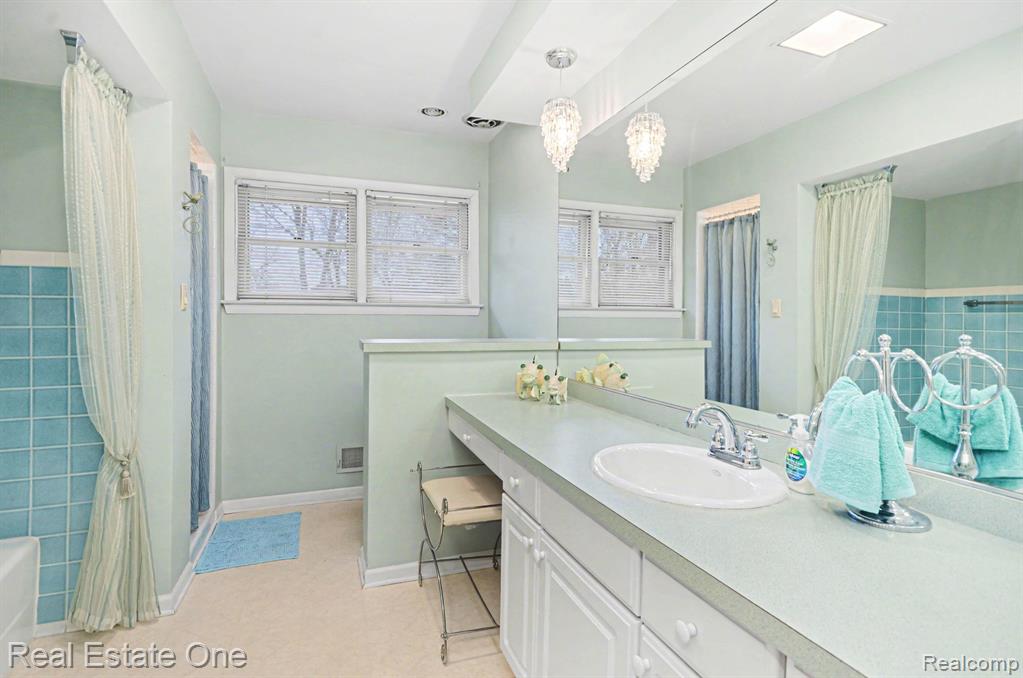 8887 Morrison Avenue, Plymouth, MI 48170 — Photo 29