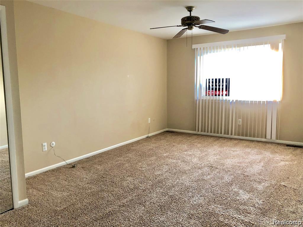 8564 Hampshire Drive, Sterling Heights, MI 48313 — Photo 9
