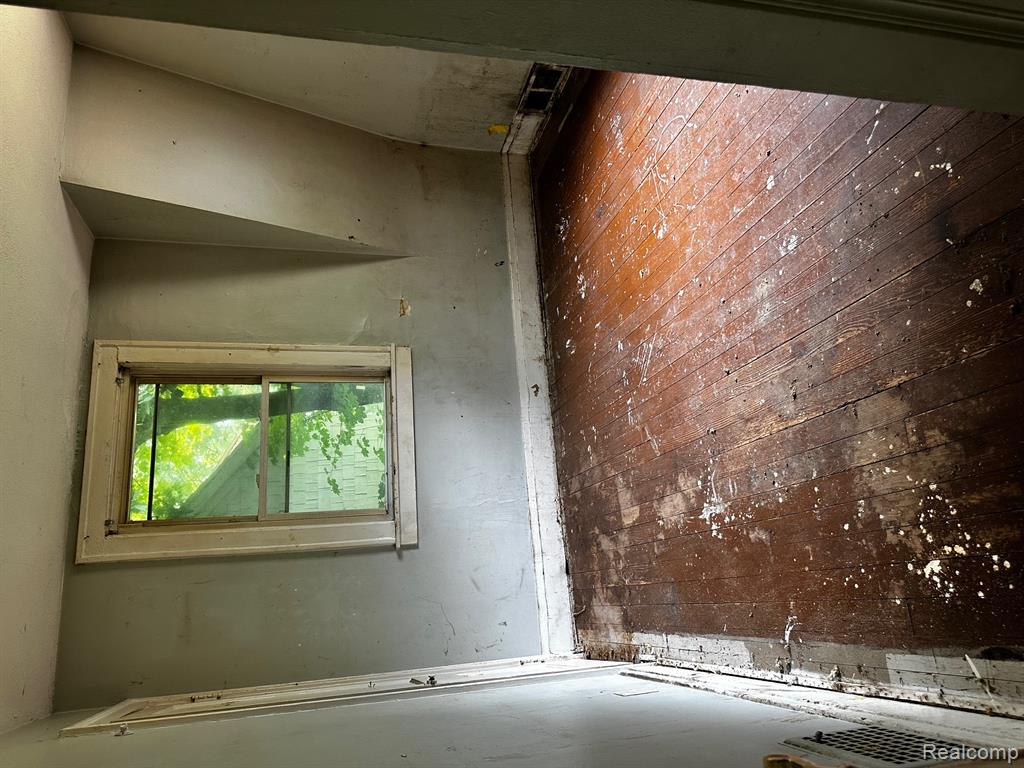 76 OLIVER Street, Pontiac, MI 48342 — Photo 8
