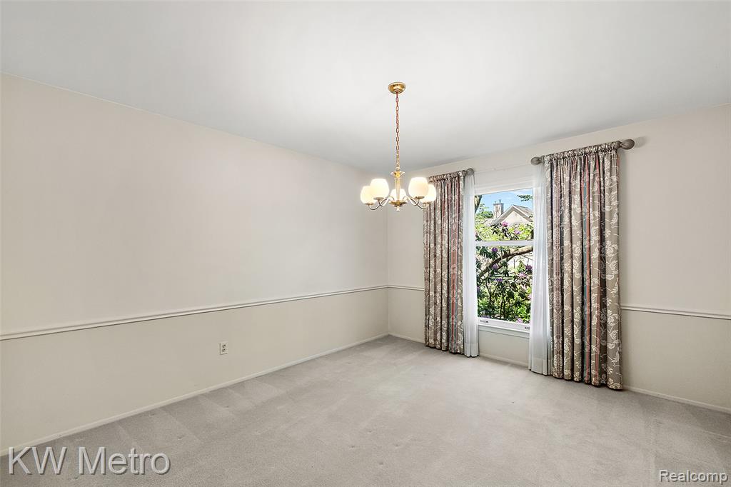 7036 Lindenmere Drive, Bloomfield Hills, MI 48301 — Photo 10