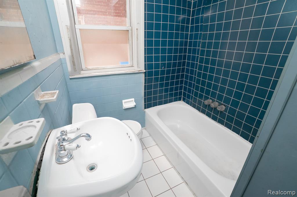 15859 Cloverlawn Street, Detroit, MI 48238 — Photo 12