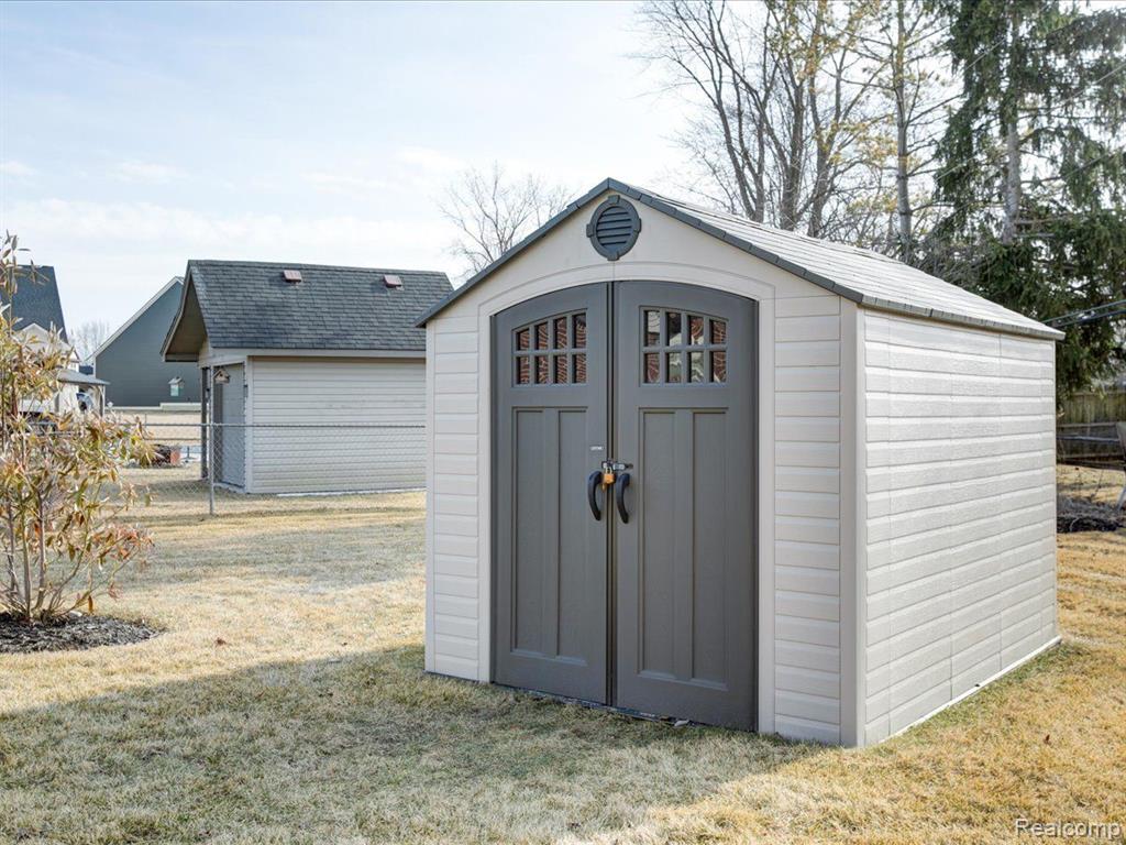 49275 SANTA ANITA Drive W, Chesterfield, MI 48047 — Photo 12