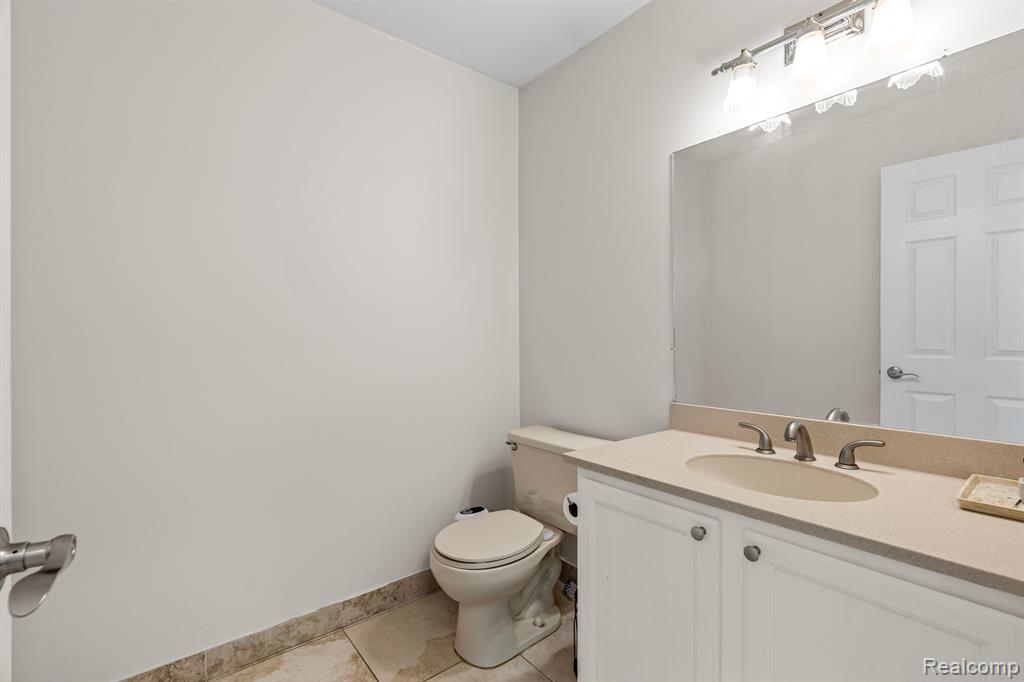 41874 BROOKVIEW Lane, Clinton Twp, MI 48038 — Photo 10